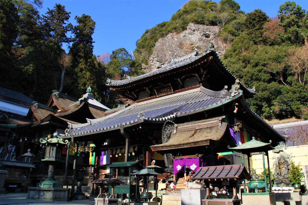 奈良　観光　おすすめ　心霊　ミステリースポット　モデルコース　パワースポット 東大寺　二月堂　天河神社　天川村　生駒　宝山寺　法隆寺　大神神社　飛鳥　飛鳥大仏　鹿　伊勢神社　熊野本宮　大社　五芒星　レイライン　旅行　日本　最古　平城京　平安京　出雲大社　富士山　　二上山　どんづるぼう　トンネル　高取城　五百羅漢　弥山　弥山神社　UFO