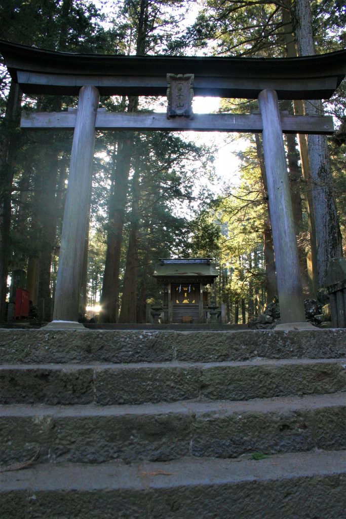 日本　最強　恋愛　パワースポット　北口本宮冨士浅間神社　婚活　女子　人気　浅間大神 木花開耶姫　富士山　観光スポット　登山　ツアー　日本武尊　運気　アップ　良縁　縁結び 世界遺産