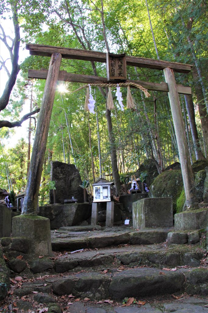 奈良　観光　おすすめ　心霊　ミステリースポット　モデルコース　パワースポット 東大寺　二月堂　天河神社　天川村　生駒　宝山寺　法隆寺　大神神社　飛鳥　飛鳥大仏　鹿　伊勢神社　熊野本宮　大社　五芒星　レイライン　旅行　日本　最古　平城京　平安京　出雲大社　富士山　　二上山　どんづるぼう　トンネル　高取城　五百羅漢　弥山　弥山神社　UFO