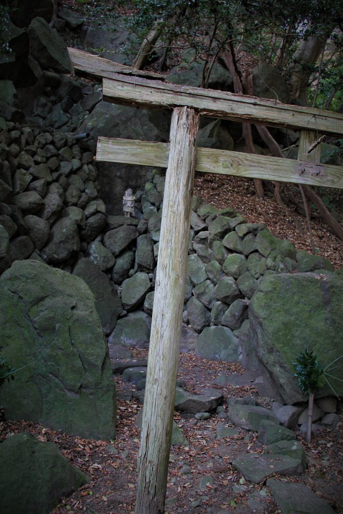 奈良　観光　おすすめ　心霊　ミステリースポット　モデルコース　パワースポット 東大寺　二月堂　天河神社　天川村　生駒　宝山寺　法隆寺　大神神社　飛鳥　飛鳥大仏　鹿　伊勢神社　熊野本宮　大社　五芒星　レイライン　旅行　日本　最古　平城京　平安京　出雲大社　富士山　　二上山　どんづるぼう　トンネル　高取城　五百羅漢　弥山　弥山神社　UFO