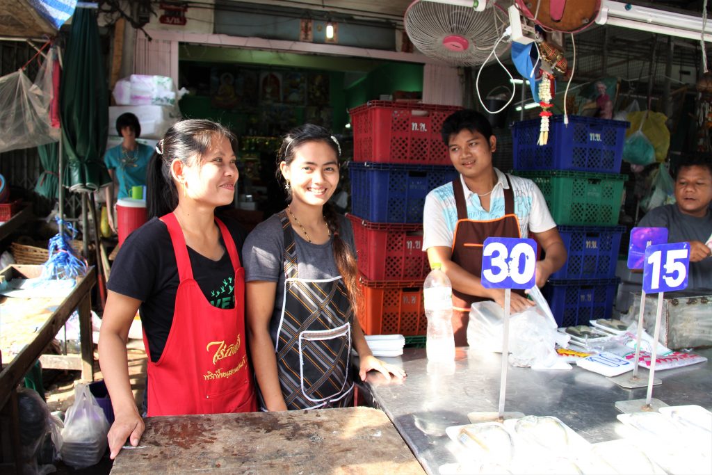 タイ　観光　旅行　　バンコク　超穴場　クロントゥーイ　市場　ディープ　スポット　美人　奥様