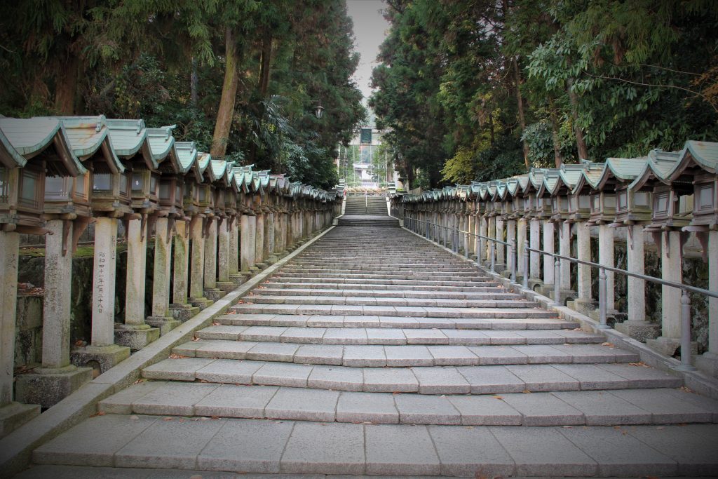 奈良　観光　おすすめ　心霊　ミステリースポット　モデルコース　パワースポット 東大寺　二月堂　天河神社　天川村　生駒　宝山寺　法隆寺　大神神社　飛鳥　飛鳥大仏　鹿　伊勢神社　熊野本宮　大社　五芒星　レイライン　旅行　日本　最古　平城京　平安京　出雲大社　富士山　