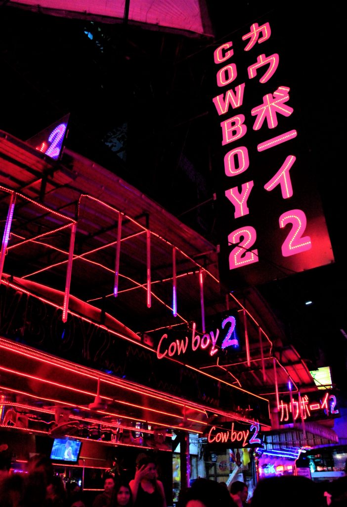 タイ　バンコク　人気　ゴーゴーバー　ソイ カウボーイ　Soi Cowboy　料金相場　特徴地図　バカラ　クレージーハウス　シャーク　コカトゥー　おすすめ　ゴーゴーバーBEST　美女　風俗　恋愛　セックス