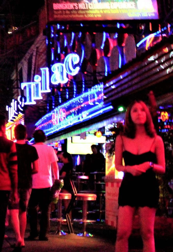 タイ　バンコク　人気　ゴーゴーバー　ソイ カウボーイ　Soi Cowboy　料金相場　特徴地図　バカラ　クレージーハウス　シャーク　コカトゥー　おすすめ　ゴーゴーバーBEST　美女　風俗　恋愛　セックス