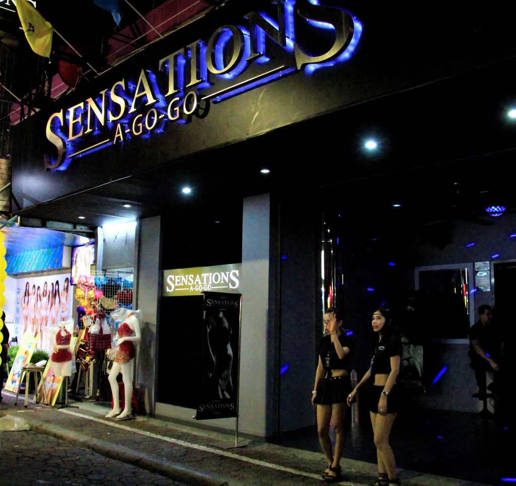 タイ　パタヤ　観光　旅行　おすすめ　ゴーゴーバー　料金　相場　遊び方　ウォーキングストリート　Pattaya　 GOGO　 Bar　人気　店　ランキング　ラーン島　ビーチリゾート　夜遊び　ナイトスポット