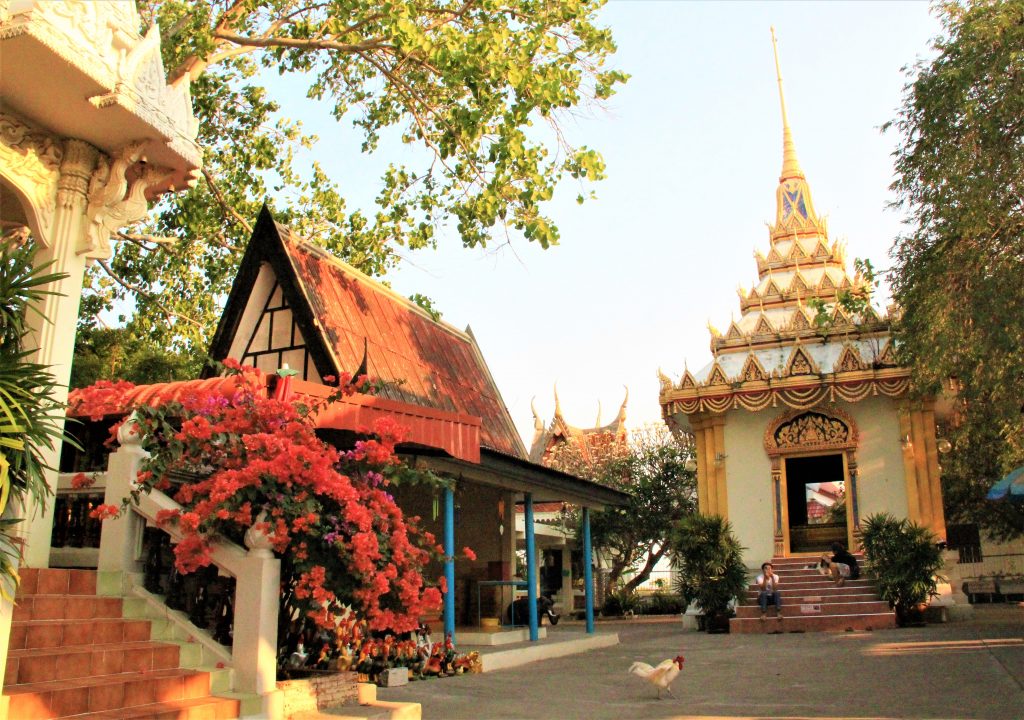 パタヤ　観光　おすすめ　迫力　超穴場　タイ　寺院　サンクチュアリ・オブ・トゥルース(Sanctuary of Truth)　 パタヤ フローティング・マーケット」（Pattaya Floating Market　 ワット・プラヤイ（Wat Phra Yai）　ワット・カオ・プラ・バート（Wat Khao Pra Bat）　ワット・ヤンサンワララーム(Wat Yansangwara Ram)　 ワット カオシーチャン(Wat Khao Chi Chan)