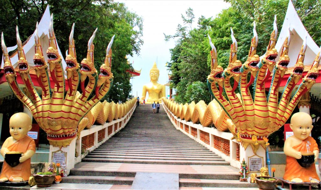 パタヤ　観光　おすすめ　迫力　超穴場　タイ　寺院　サンクチュアリ・オブ・トゥルース(Sanctuary of Truth)　 パタヤ フローティング・マーケット」（Pattaya Floating Market　 ワット・プラヤイ（Wat Phra Yai）　ワット・カオ・プラ・バート（Wat Khao Pra Bat）　ワット・ヤンサンワララーム(Wat Yansangwara Ram)　 ワット カオシーチャン(Wat Khao Chi Chan)