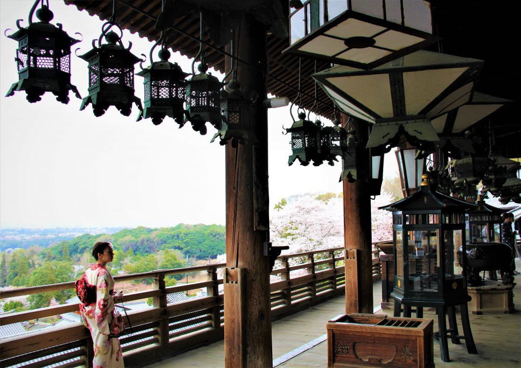 奈良 東大寺　二月堂　お水取り　見どころ　拝観料　歴史　盆踊り　裏参道　蛍　絶対秘仏　拝観料入場料金　東大寺　奈良市観光協会　スカイツリー　24時間　無料