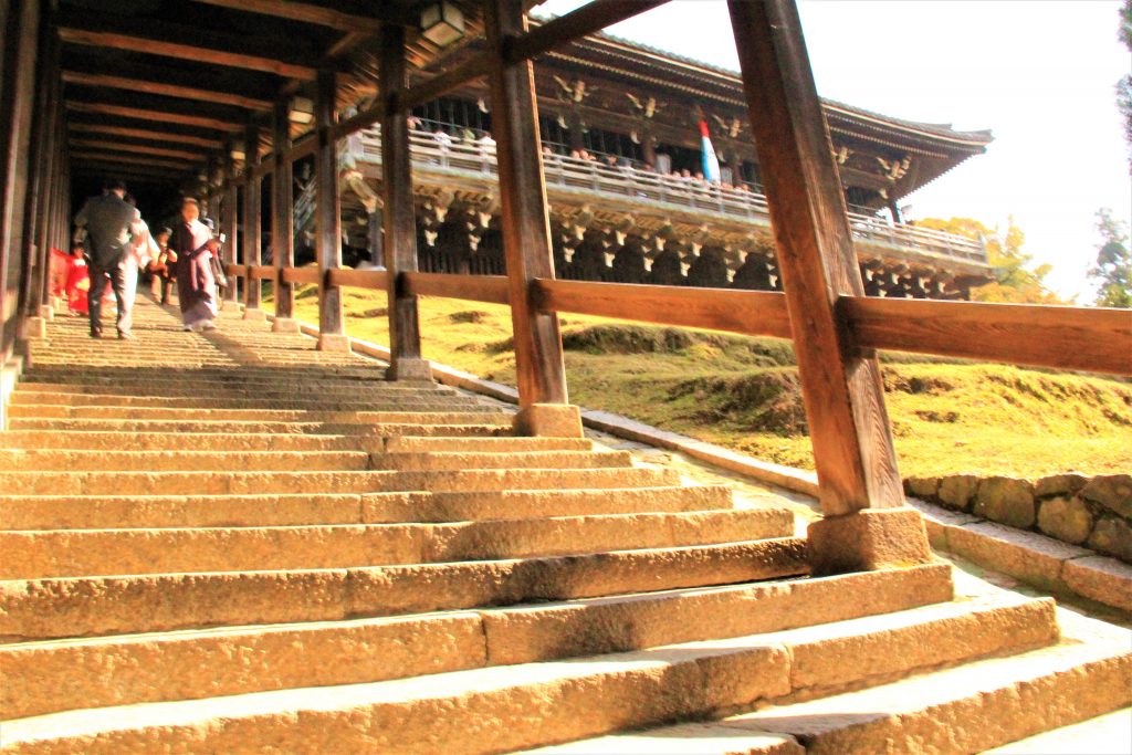 奈良 東大寺　二月堂　お水取り　見どころ　拝観料　歴史　盆踊り　裏参道　蛍　絶対秘仏　拝観料入場料金　東大寺　奈良市観光協会　スカイツリー　24時間　無料