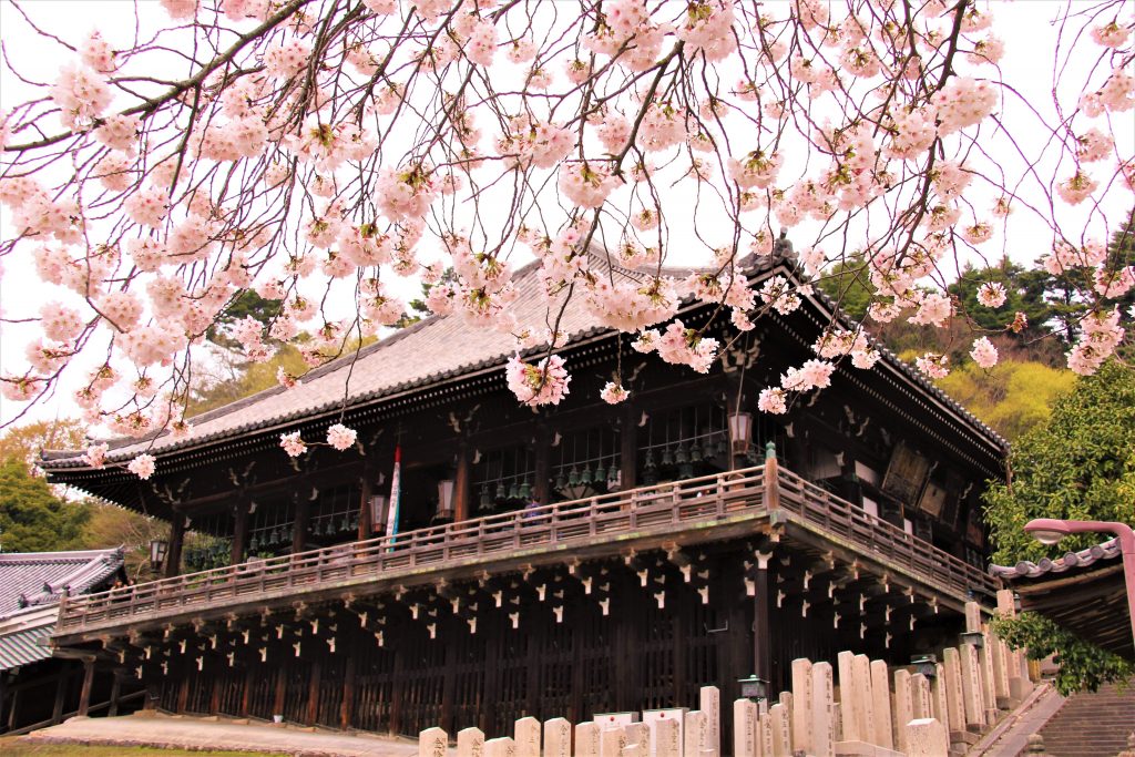 奈良 東大寺　二月堂　お水取り　見どころ　拝観料　歴史　盆踊り　裏参道　蛍　絶対秘仏　拝観料入場料金　東大寺　奈良市観光協会　スカイツリー　24時間　無料