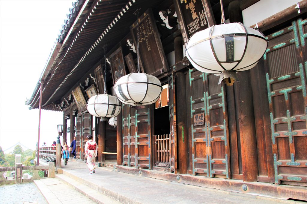 奈良 東大寺　二月堂　お水取り　見どころ　拝観料　歴史　盆踊り　裏参道　蛍　絶対秘仏　拝観料入場料金　東大寺　奈良市観光協会　スカイツリー　24時間　無料