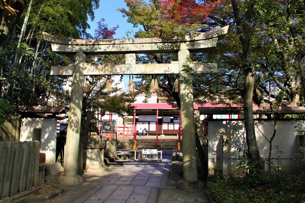 ジャニーズ　AKB48　京都　車折神社　芸能　最強　パワースポット　芸能神社　祈念神石　清めの社