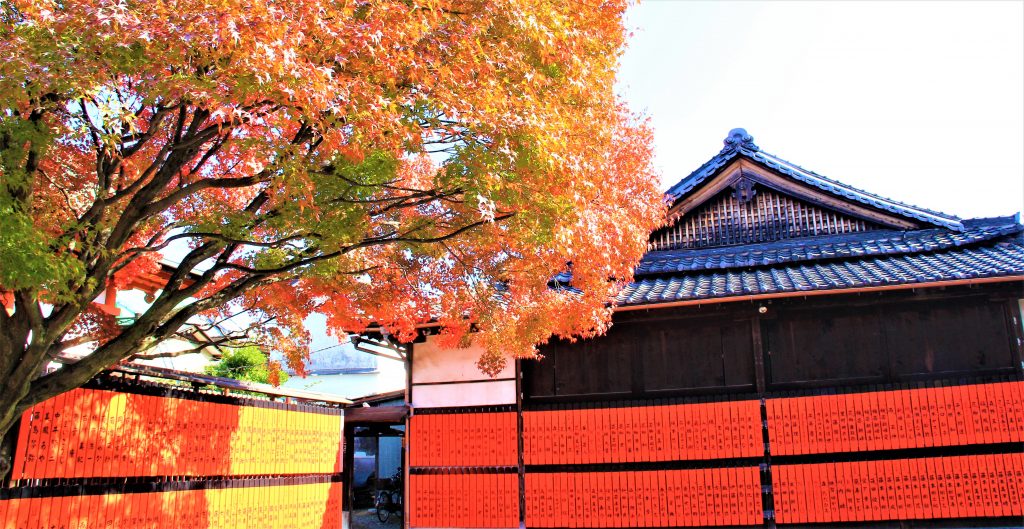 ジャニーズ　AKB48　京都　車折神社　芸能　最強　パワースポット　芸能神社　祈念神石　清めの社