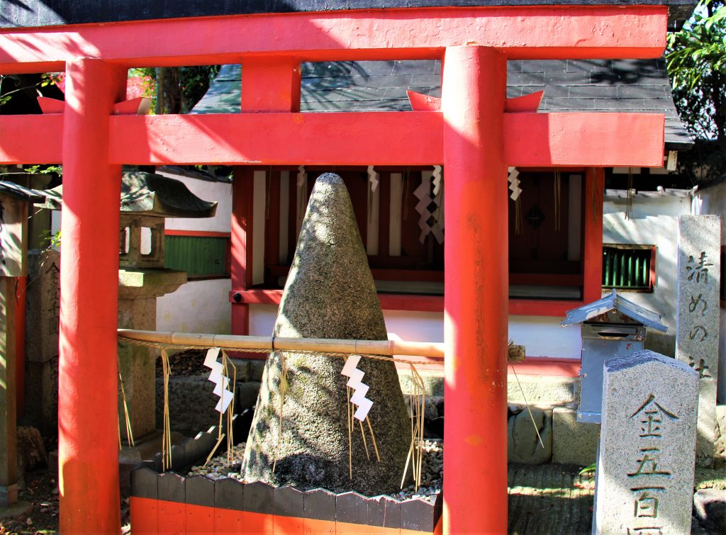 ジャニーズ　AKB48　京都　車折神社　芸能　最強　パワースポット　芸能神社　祈念神石　清めの社