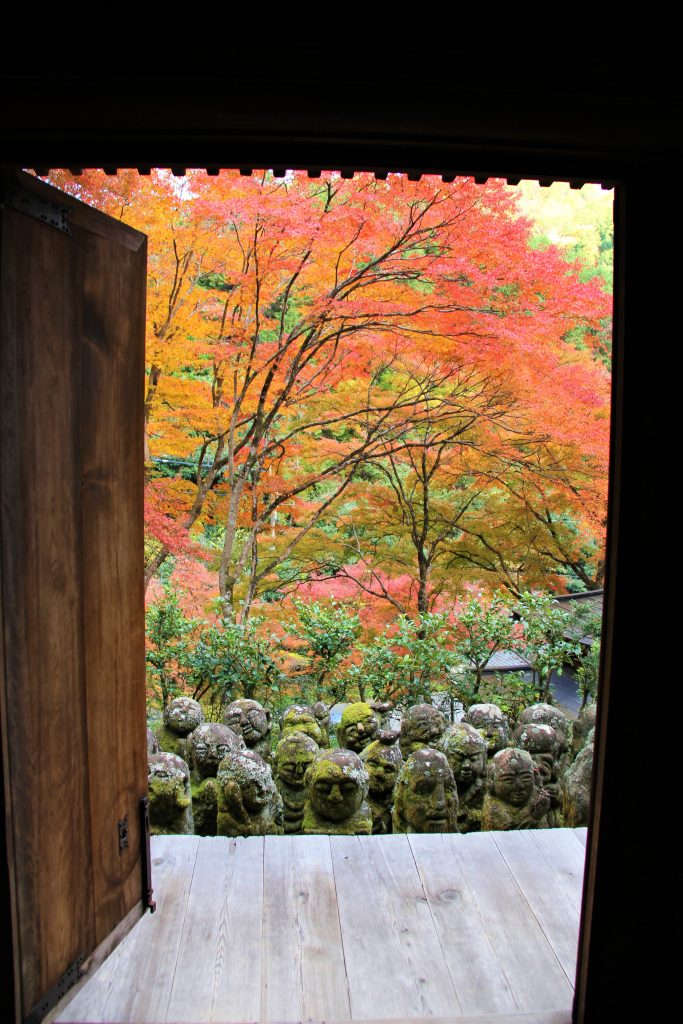 京都　観光　奥嵯峨野　紅葉　穴場　スポット　化野念仏寺（あだしのねんぶつじ）　 愛宕念仏寺（おたぎねんぶつじ）