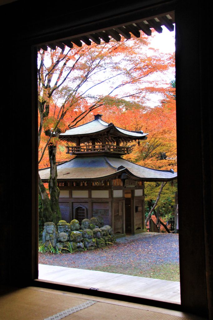 京都　観光　奥嵯峨野　紅葉　穴場　スポット　化野念仏寺（あだしのねんぶつじ）　 愛宕念仏寺（おたぎねんぶつじ）