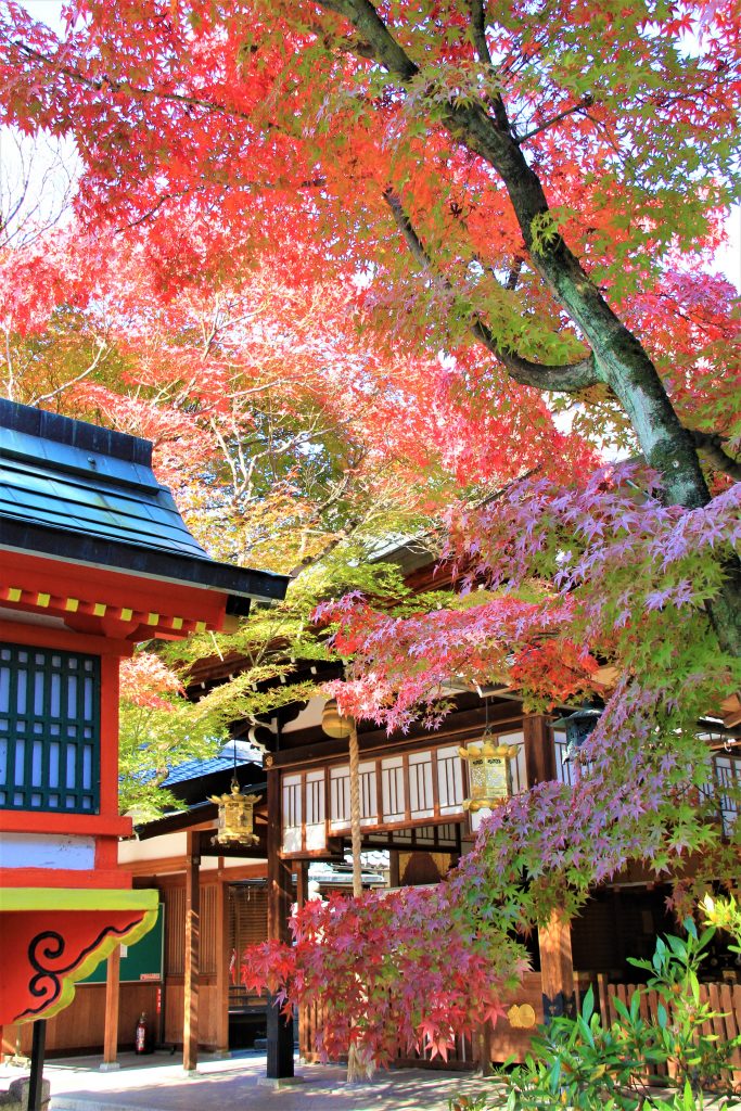 ジャニーズ　AKB48　京都　車折神社　芸能　最強　パワースポット　芸能神社　祈念神石　清めの社