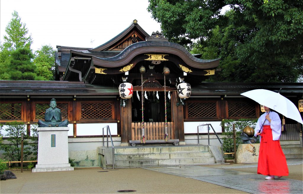 観光　京都　最強　パワースポット　巡り　恋愛　運気　アップ　神社　地主神社　清水寺　美御前社　八坂神社　晴明神社　北野天満宮　芸能神社　車折神社　アクセス　場所　行き方