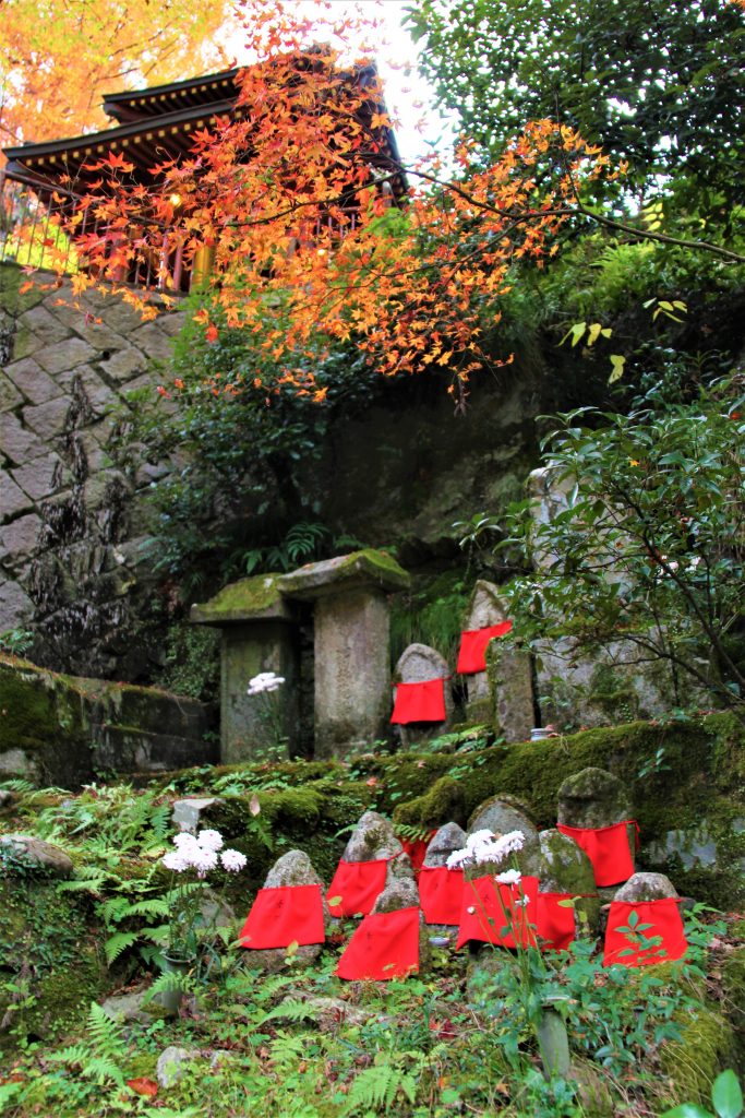 京都　観光　奥嵯峨野　紅葉　穴場　スポット　化野念仏寺（あだしのねんぶつじ）　 愛宕念仏寺（おたぎねんぶつじ）