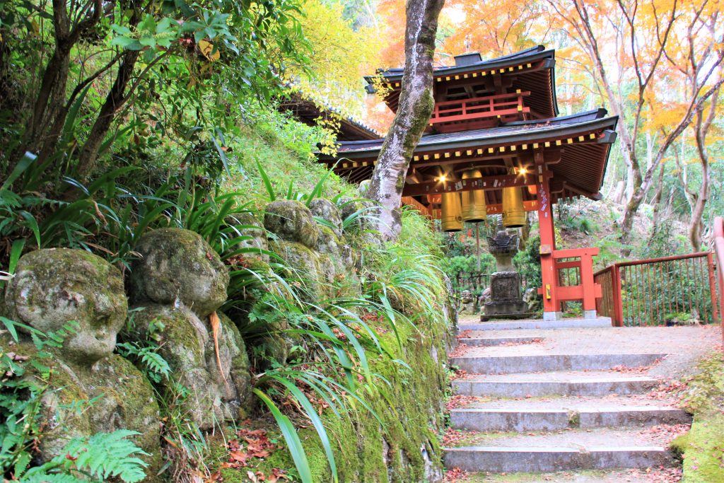 京都　観光　奥嵯峨野　紅葉　穴場　スポット　化野念仏寺（あだしのねんぶつじ）　 愛宕念仏寺（おたぎねんぶつじ）