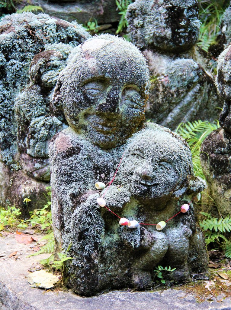 京都　観光　奥嵯峨野　紅葉　穴場　スポット　化野念仏寺（あだしのねんぶつじ）　 愛宕念仏寺（おたぎねんぶつじ）