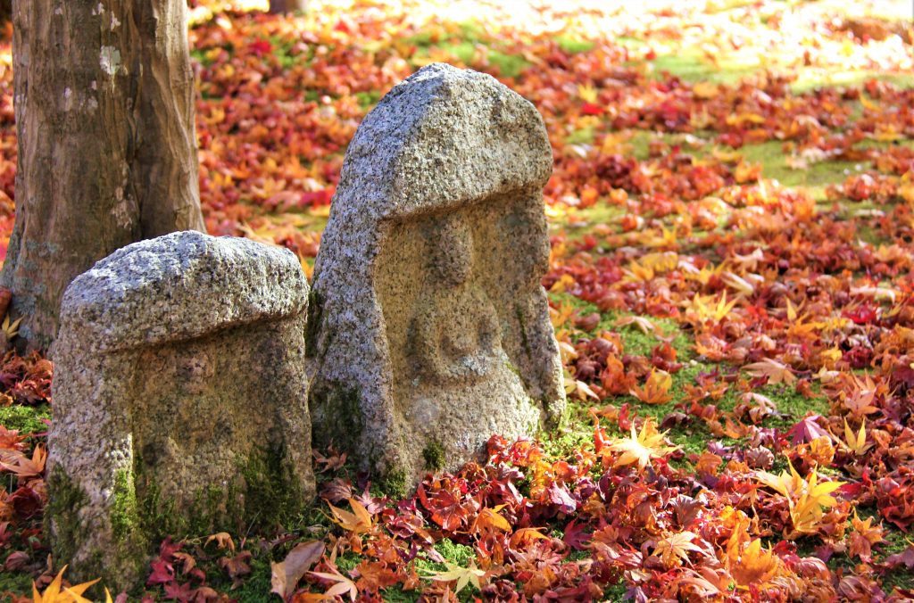 京都　観光　奥嵯峨野　紅葉　穴場　スポット　化野念仏寺（あだしのねんぶつじ）　 愛宕念仏寺（おたぎねんぶつじ）